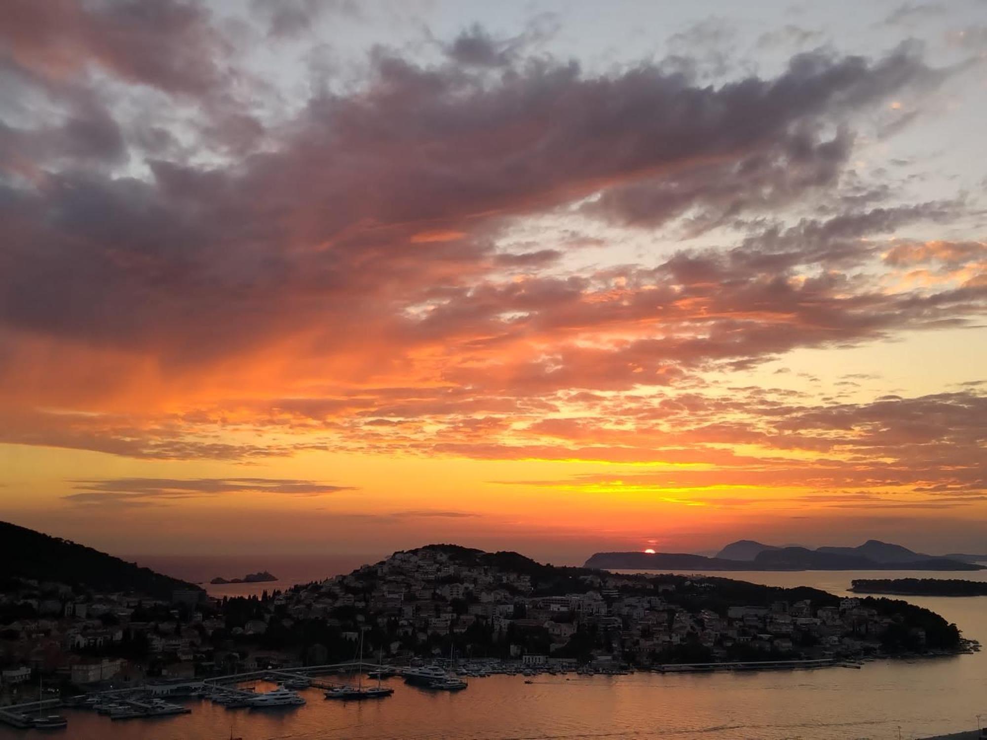 Rooms Anela With Large Common Tarrace And Beautiful Sea View Dubrovnik Exterior foto