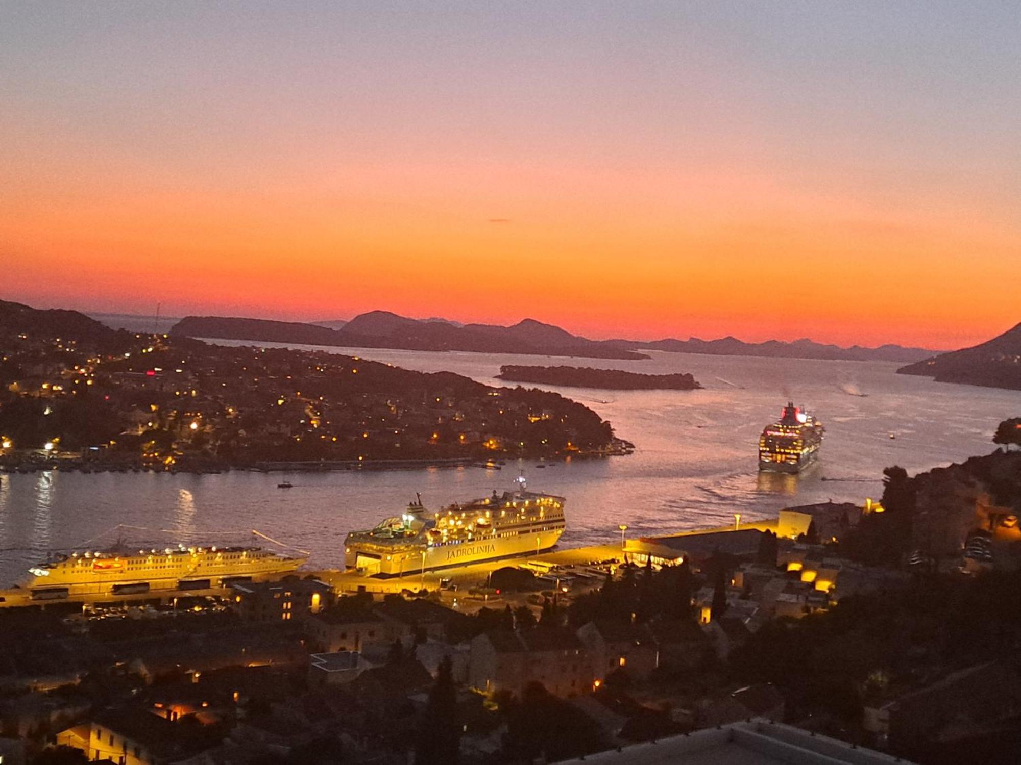 Rooms Anela With Large Common Tarrace And Beautiful Sea View Dubrovnik Exterior foto