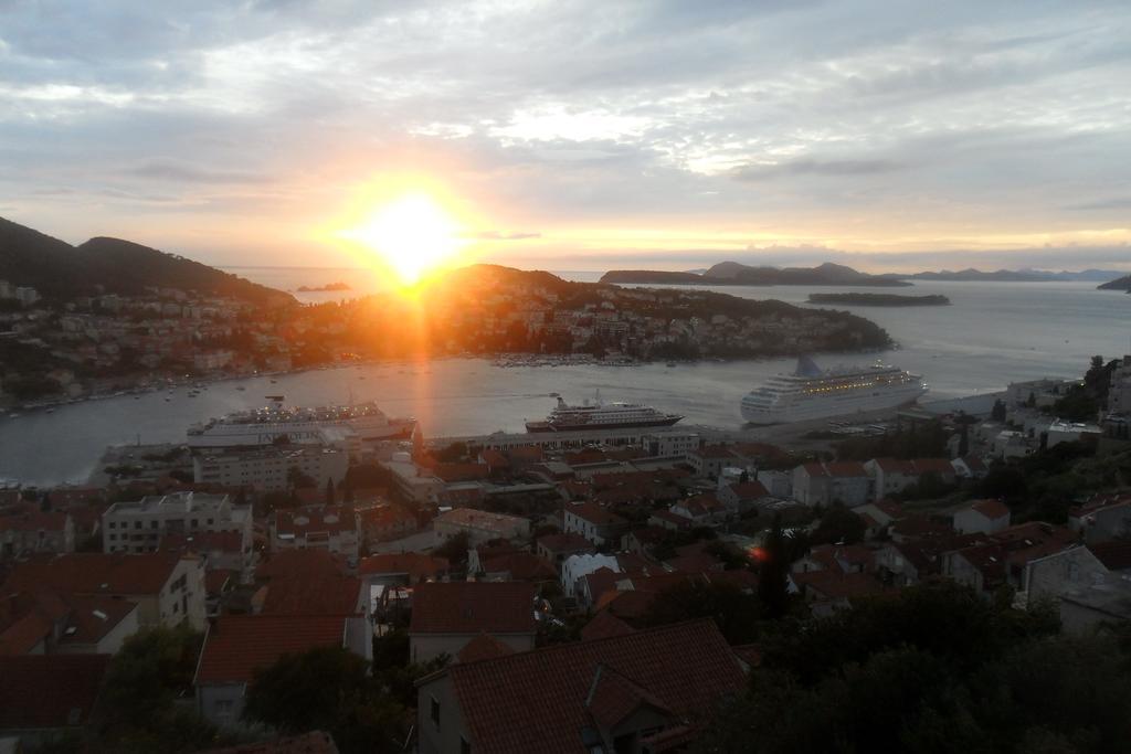 Rooms Anela With Large Common Tarrace And Beautiful Sea View Dubrovnik Habitación foto